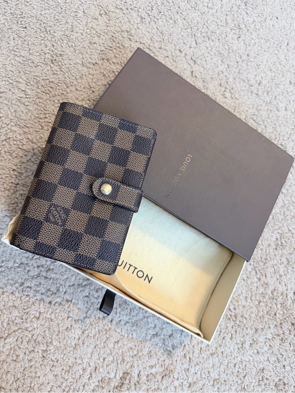 LOUIS VUITTON